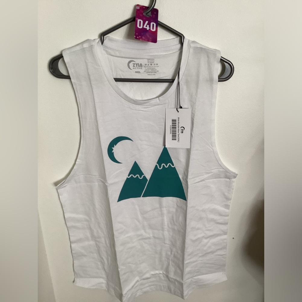 040 NWT Zyia Mountain Moon size XXXL Tank